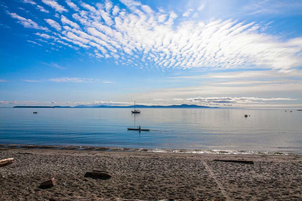 The sandy shores of Willow Beach offer the perfect tranquil escape. Credit: Tourism Victoria